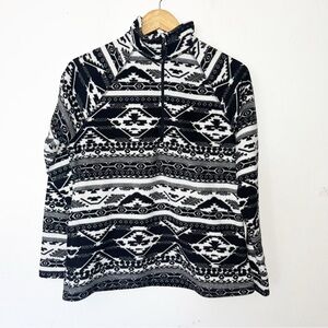 Eddie Bauer women’s fleece pullover Black White Sz M Aztec Print